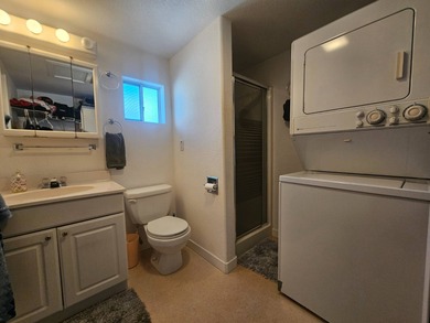 Completely updated 1BD/2BA with a spacious Arizona Room and a on Viewpoint Golf Resort in Arizona - for sale on GolfHomes.com, golf home, golf lot