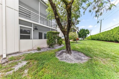 Beautifully Renovated Kings Point Condo! This light-filled on Kings Point Golf -Flanders Way in Florida - for sale on GolfHomes.com, golf home, golf lot