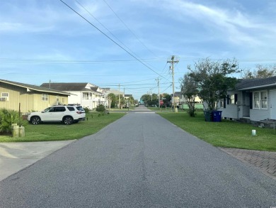 404 29th Ave. N., North Myrtle Beach, SC 29582 4 Bedrooms | 2 on Beachwood Golf Club in South Carolina - for sale on GolfHomes.com, golf home, golf lot