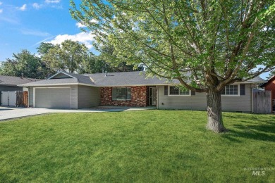 Exciting opportunity to own this refreshed 3 bedroom, 2 bath on Indian Lakes Golf Course in Idaho - for sale on GolfHomes.com, golf home, golf lot