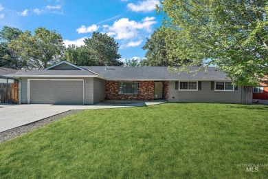 Exciting opportunity to own this refreshed 3 bedroom, 2 bath on Indian Lakes Golf Course in Idaho - for sale on GolfHomes.com, golf home, golf lot