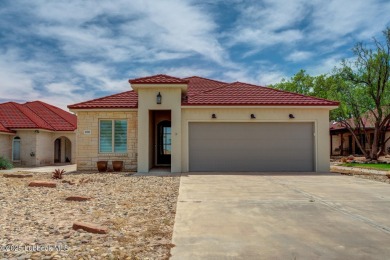Welcome to this luxurious, custom-built garden home located on Hillcrest Country Club in Texas - for sale on GolfHomes.com, golf home, golf lot