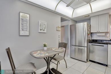 BEAUTIFUL VIEW BEAUTIFUL KITCHEN WASHER DRYER IN UNIT. STAINLESS on Oriole Golf and Tennis Club in Florida - for sale on GolfHomes.com, golf home, golf lot