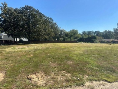 Build your dream home in the established neighborhood of Tupelo on Tupelo Country Club in Mississippi - for sale on GolfHomes.com, golf home, golf lot