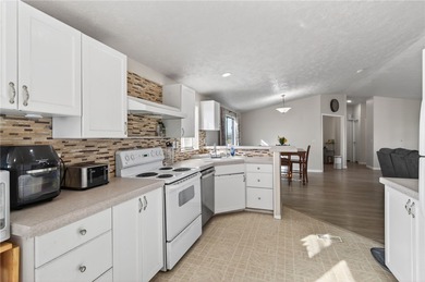 Set on 5 acres in Mountain Vista Ranches, this AR/5A-zoned ranch on Valle Vista Golf Course in Arizona - for sale on GolfHomes.com, golf home, golf lot