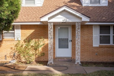The sweetest 4/2/2 home is nestled on a quiet cul-de-sac in the on Ross Rogers Municipal Golf Course in Texas - for sale on GolfHomes.com, golf home, golf lot