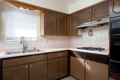 The sweetest 4/2/2 home is nestled on a quiet cul-de-sac in the on Ross Rogers Municipal Golf Course in Texas - for sale on GolfHomes.com, golf home, golf lot