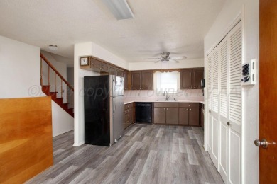 The sweetest 4/2/2 home is nestled on a quiet cul-de-sac in the on Ross Rogers Municipal Golf Course in Texas - for sale on GolfHomes.com, golf home, golf lot