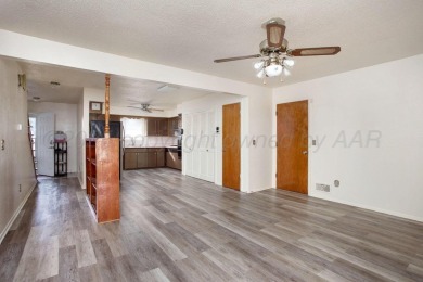 The sweetest 4/2/2 home is nestled on a quiet cul-de-sac in the on Ross Rogers Municipal Golf Course in Texas - for sale on GolfHomes.com, golf home, golf lot