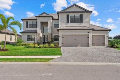 Under contract-accepting backup offers. PRIME LOCATION, HIGHLY on Lakewood National Golf Club in Florida - for sale on GolfHomes.com, golf home, golf lot