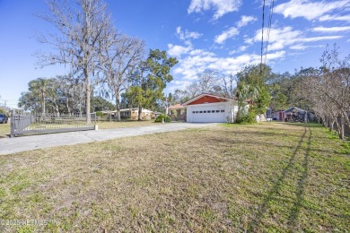 Welcome to this charming 1,523 sqft single-family home nestled on Palatka Golf Club in Florida - for sale on GolfHomes.com, golf home, golf lot