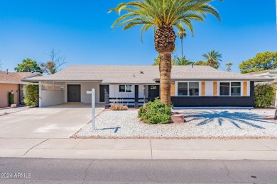 Beautiful single-family home on a golf course lot in the highly on Sun City Country Club in Arizona - for sale on GolfHomes.com, golf home, golf lot