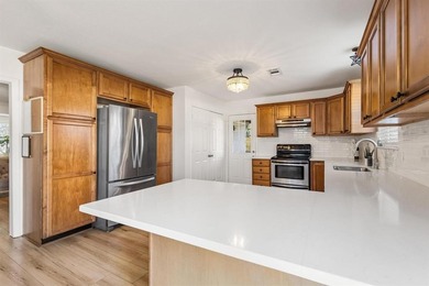 Freshly Updated Lake Retreat in Simmons Shores - STR-Approved & on Tanglewood Resort in Texas - for sale on GolfHomes.com, golf home, golf lot