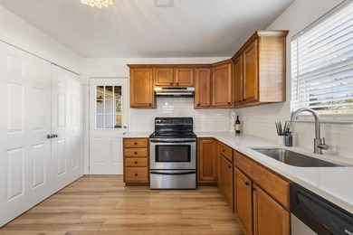 Freshly Updated Lake Retreat in Simmons Shores - STR-Approved & on Tanglewood Resort in Texas - for sale on GolfHomes.com, golf home, golf lot