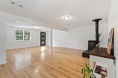 Freshly Updated Lake Retreat in Simmons Shores - STR-Approved & on Tanglewood Resort in Texas - for sale on GolfHomes.com, golf home, golf lot