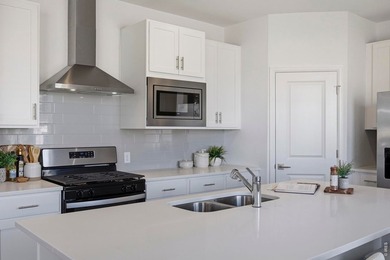 This perfect one-story home with 9' ceilings, laminate floors on Fox Hill Country Club in Colorado - for sale on GolfHomes.com, golf home, golf lot