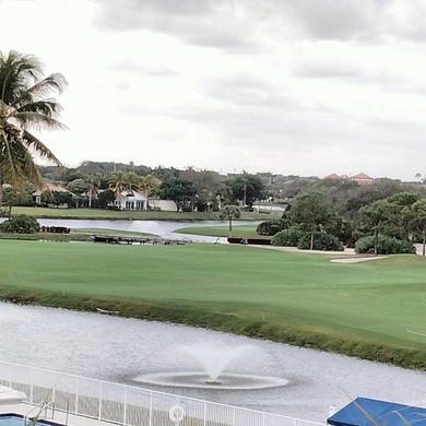 PENTHOUSE CONDO 2BR/2BTH W/DEN, WITH AMAIZING VIEW OF SUNSET on Bear Lakes Country Club in Florida - for sale on GolfHomes.com, golf home, golf lot