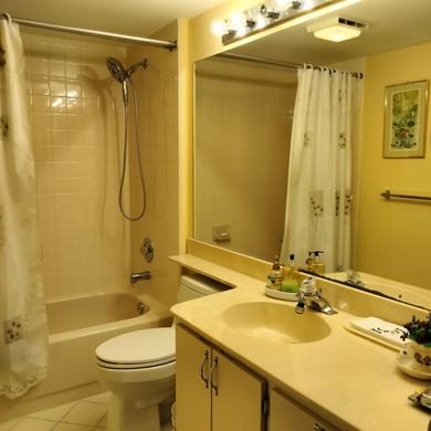 PENTHOUSE CONDO 2BR/2BTH W/DEN, WITH AMAIZING VIEW OF SUNSET on Bear Lakes Country Club in Florida - for sale on GolfHomes.com, golf home, golf lot