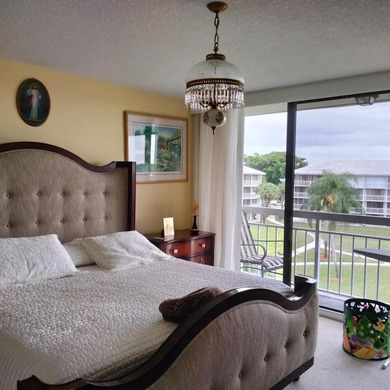 PENTHOUSE CONDO 2BR/2BTH W/DEN, WITH AMAIZING VIEW OF SUNSET on Bear Lakes Country Club in Florida - for sale on GolfHomes.com, golf home, golf lot