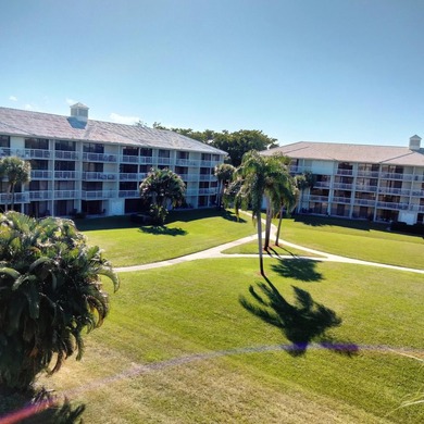 PENTHOUSE CONDO 2BR/2BTH W/DEN, WITH AMAIZING VIEW OF SUNSET on Bear Lakes Country Club in Florida - for sale on GolfHomes.com, golf home, golf lot