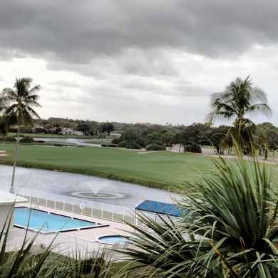 PENTHOUSE CONDO 2BR/2BTH W/DEN, WITH AMAIZING VIEW OF SUNSET on Bear Lakes Country Club in Florida - for sale on GolfHomes.com, golf home, golf lot