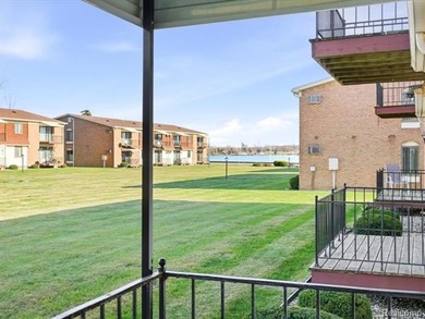 MOVE-IN READY 2 BED, 1.1 BATH FIRST-FLOOR CONDO IN BEAUTIFUL on Marysville Golf Course in Michigan - for sale on GolfHomes.com, golf home, golf lot