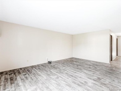 MOVE-IN READY 2 BED, 1.1 BATH FIRST-FLOOR CONDO IN BEAUTIFUL on Marysville Golf Course in Michigan - for sale on GolfHomes.com, golf home, golf lot