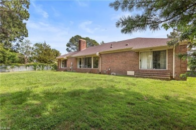 Welcome to spacious living with this custom-built home. This is on The Woodlands Golf Course in Virginia - for sale on GolfHomes.com, golf home, golf lot