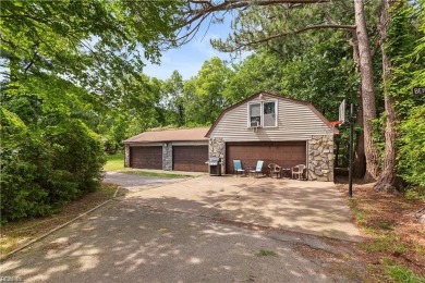 Welcome to spacious living with this custom-built home. This is on The Woodlands Golf Course in Virginia - for sale on GolfHomes.com, golf home, golf lot