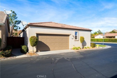 This cozy move-in ready home is just across the away from the on Hemet Golf Club in California - for sale on GolfHomes.com, golf home, golf lot