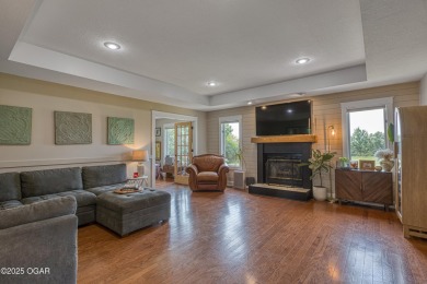 Immaculate Home with Golf Course Views in Loma Linda! This on The Bald Eagle Course At Eagle Creek Golf Club in Missouri - for sale on GolfHomes.com, golf home, golf lot