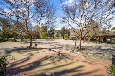 This cozy move-in ready home is just across the away from the on Hemet Golf Club in California - for sale on GolfHomes.com, golf home, golf lot