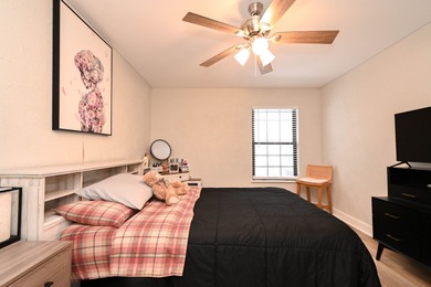 FULLY UPDATED!! 2-bedroom + loft, 2-bath home in the highly on Heather Ridge Golf Club in Illinois - for sale on GolfHomes.com, golf home, golf lot