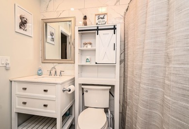 FULLY UPDATED!! 2-bedroom + loft, 2-bath home in the highly on Heather Ridge Golf Club in Illinois - for sale on GolfHomes.com, golf home, golf lot