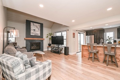 FULLY UPDATED!! 2-bedroom + loft, 2-bath home in the highly on Heather Ridge Golf Club in Illinois - for sale on GolfHomes.com, golf home, golf lot