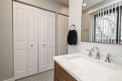 FULLY UPDATED!! 2-bedroom + loft, 2-bath home in the highly on Heather Ridge Golf Club in Illinois - for sale on GolfHomes.com, golf home, golf lot