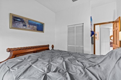 Welcome to your private oasis in the heart of Tarpon Springs! on Tarpon Springs Golf Course in Florida - for sale on GolfHomes.com, golf home, golf lot