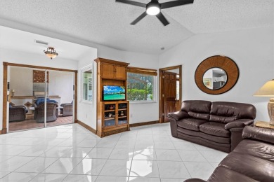 Welcome to your private oasis in the heart of Tarpon Springs! on Tarpon Springs Golf Course in Florida - for sale on GolfHomes.com, golf home, golf lot
