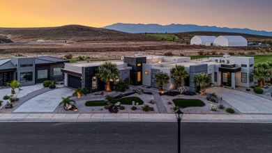 This stunning home is located on the Copper Rock Golf Course on Copper Rock Golf Course in Utah - for sale on GolfHomes.com, golf home, golf lot