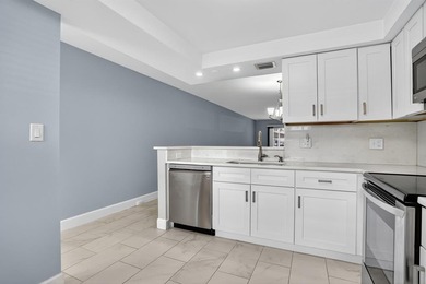 Seller is ready to make a deal -- offering closing concessions on Wynmoor Golf Course in Florida - for sale on GolfHomes.com, golf home, golf lot