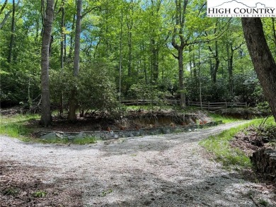 Located in Linville Land Harbor off Laurel Hills Road. This one on Land Harbor Golf Course in North Carolina - for sale on GolfHomes.com, golf home, golf lot