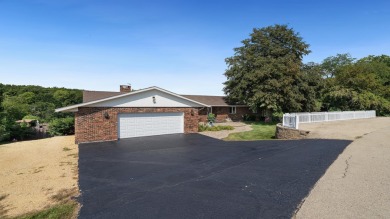 Stunning Ranch Home on Silver Ridge Golf Course! Enjoy resort on Silver Ridge Golf Course in Illinois - for sale on GolfHomes.com, golf home, golf lot