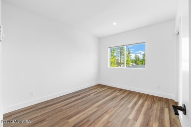 Seller is offering $10,000 for Buyers Closing Costs.Welcome to on Sandpoint Elks Golf Course in Idaho - for sale on GolfHomes.com, golf home, golf lot