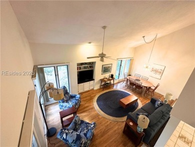 Airy and Bright with High Ceilings- 2 Bed/2 Bath 2nd-floor on Palmetto Dunes Golf Course and Resort in South Carolina - for sale on GolfHomes.com, golf home, golf lot