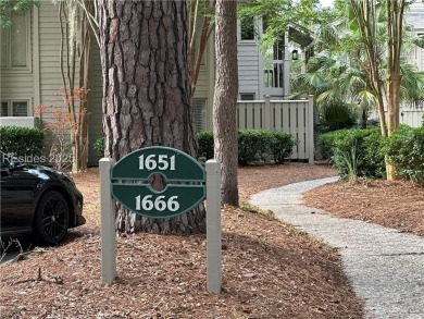 Airy and Bright with High Ceilings- 2 Bed/2 Bath 2nd-floor on Palmetto Dunes Golf Course and Resort in South Carolina - for sale on GolfHomes.com, golf home, golf lot