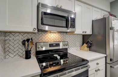 Location, location, location! Fully renovated 2BR/2BA end-unit on Shipyard Golf Club in South Carolina - for sale on GolfHomes.com, golf home, golf lot