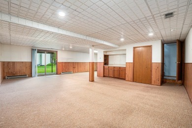 If you've been waiting for an ideal ranch to become available in on The Fountains Golf Club in Michigan - for sale on GolfHomes.com, golf home, golf lot