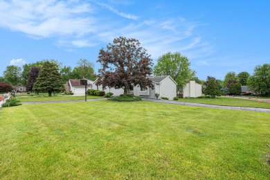 If you've been waiting for an ideal ranch to become available in on The Fountains Golf Club in Michigan - for sale on GolfHomes.com, golf home, golf lot