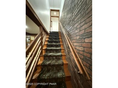 Welcome to 63 S. Fairway Dr Lake Ariel.  This well maintained 4 on The Hideout Golf in Pennsylvania - for sale on GolfHomes.com, golf home, golf lot