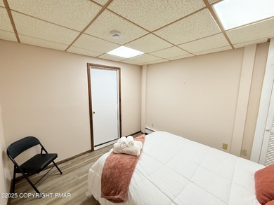 Welcome to 63 S. Fairway Dr Lake Ariel. This well maintained 4 on The Hideout Golf in Pennsylvania - for sale on GolfHomes.com, golf home, golf lot